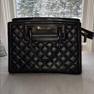 Michael Kors Selma Quilted Purse Handbag Black
